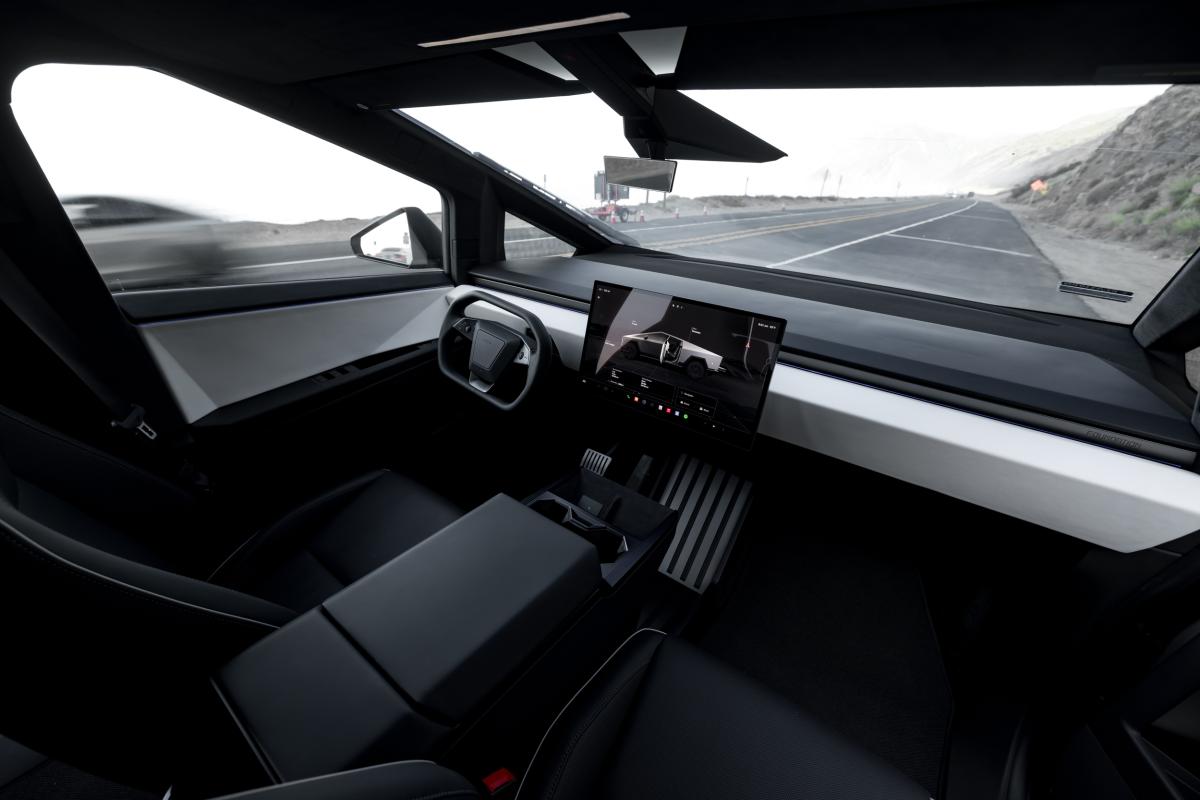 Tesla Cybertruck EV Rental in Los Angeles Thumbnail 