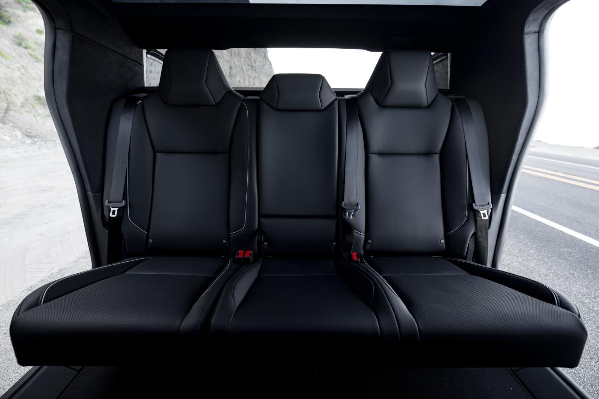 Tesla Cybertruck EV Rental in Los Angeles Thumbnail 