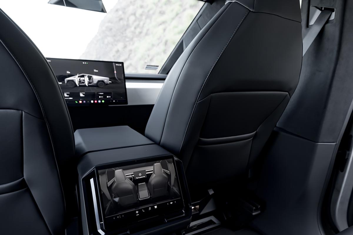 Tesla Cybertruck EV Rental in Los Angeles Thumbnail 