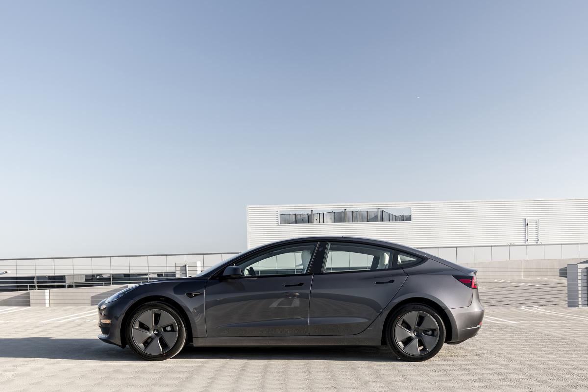 Tesla Model 3 EV Rental In Los Angeles Thumbnail 