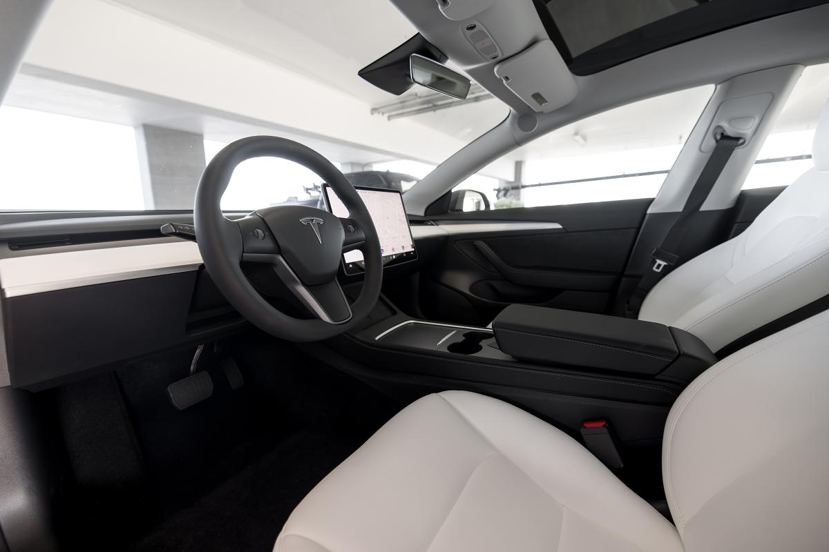 Tesla Model 3 EV Rental In Los Angeles Thumbnail 