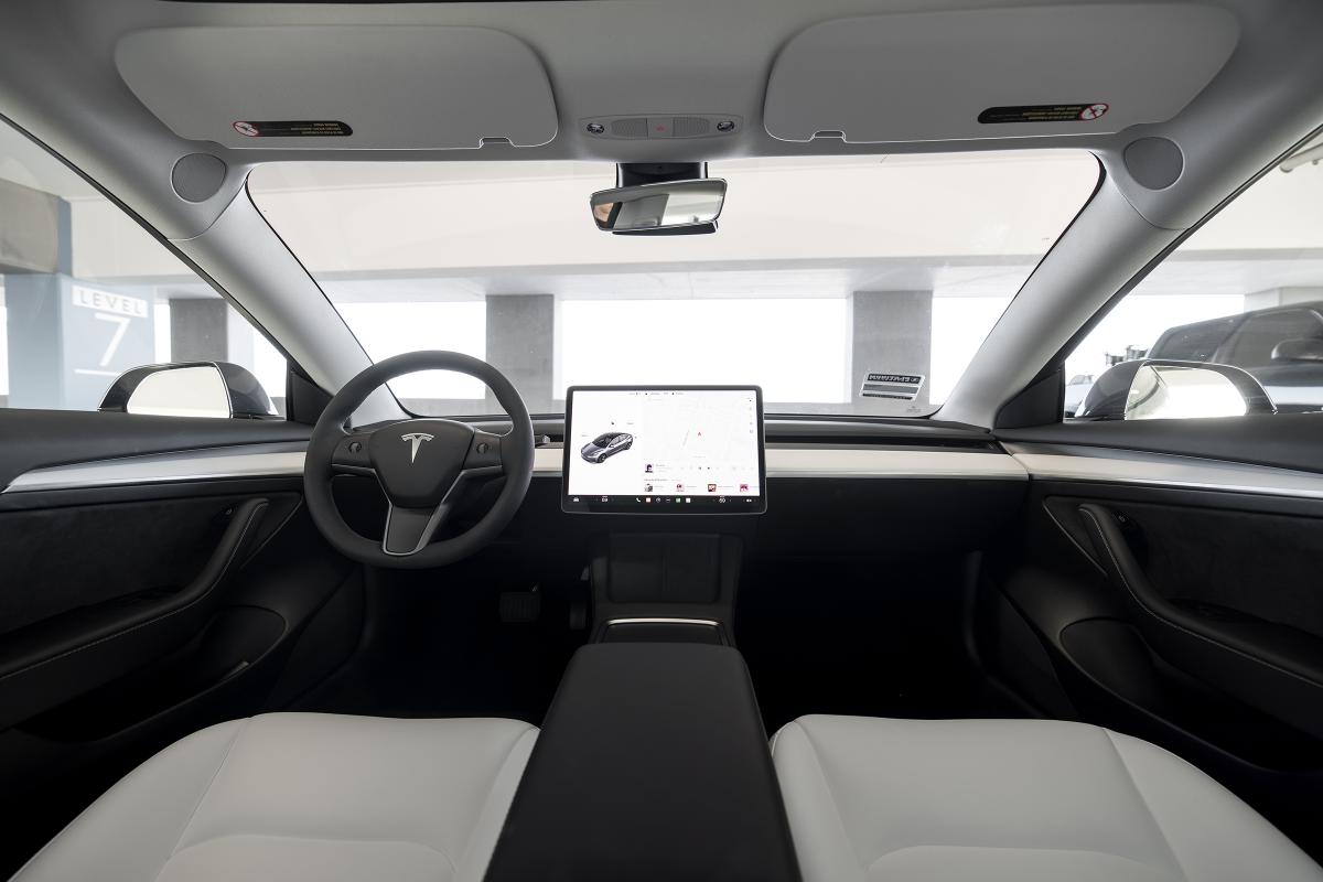 Tesla Model 3 EV Rental In Los Angeles Thumbnail 