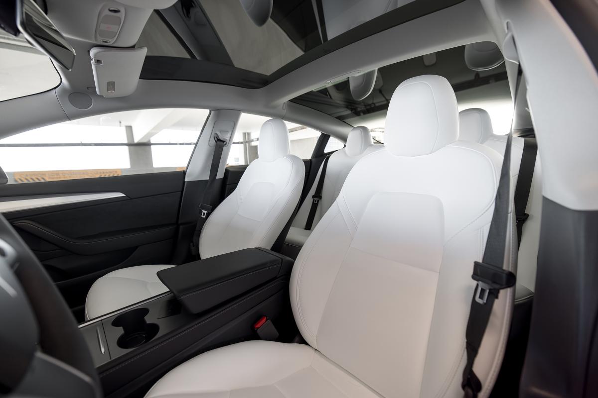 Tesla Model 3 EV Rental In Los Angeles Thumbnail 