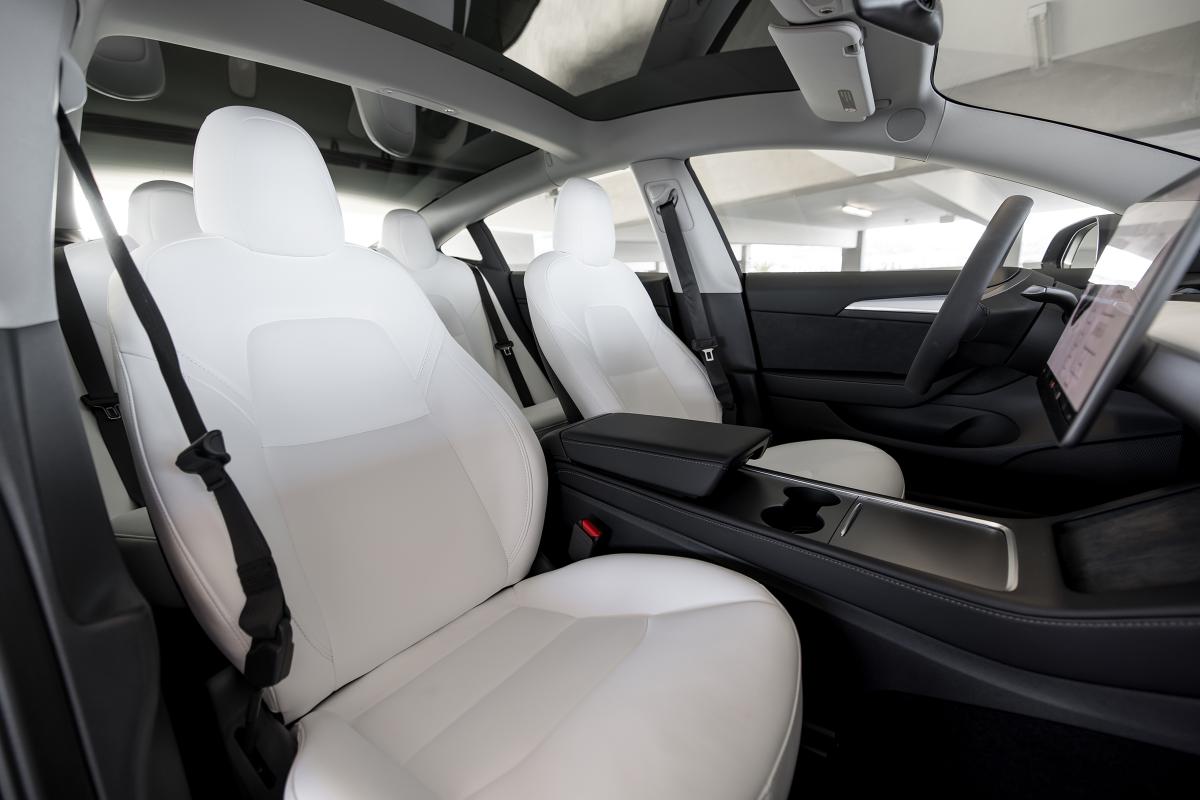 Tesla Model 3 EV Rental In Los Angeles Thumbnail 